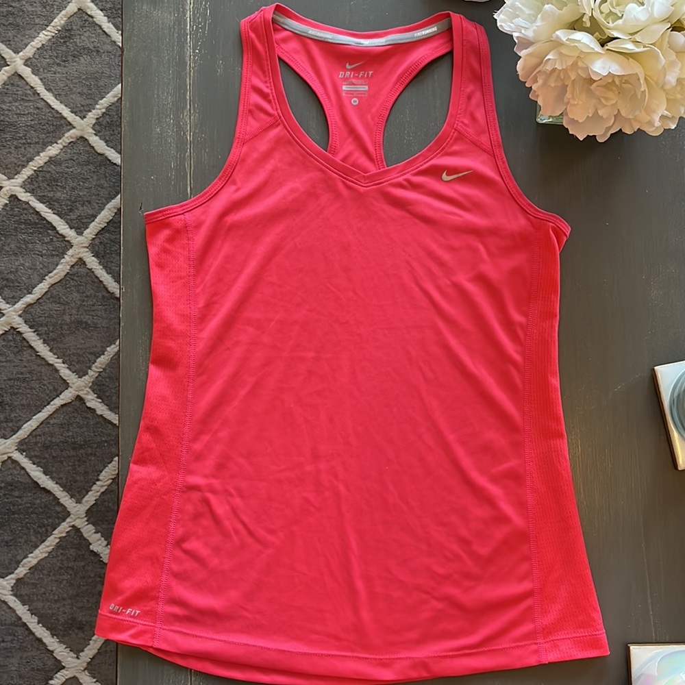 NIKE DRI-FIT Women’s Size Medium - Coral Pink Racerback tank top EUC